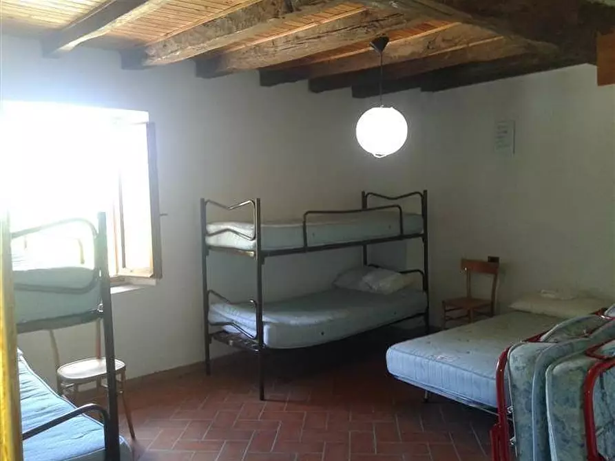 Immagine 7 di Casa colonica in vendita  a Vicchio