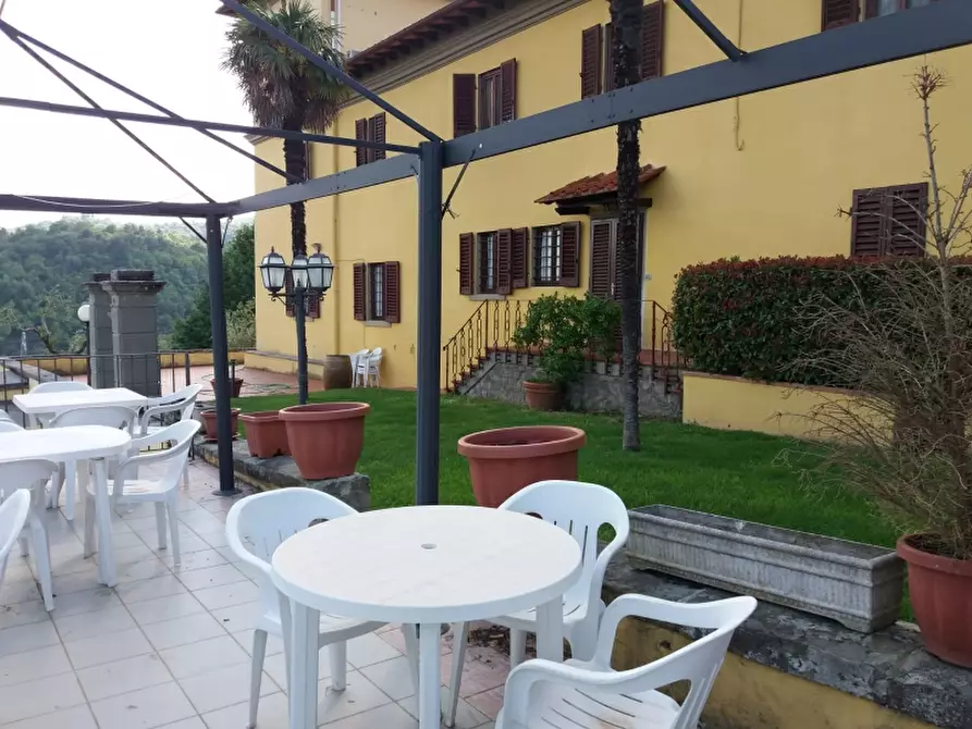 Immagine 5 di Villa in vendita  a Figline E Incisa Valdarno