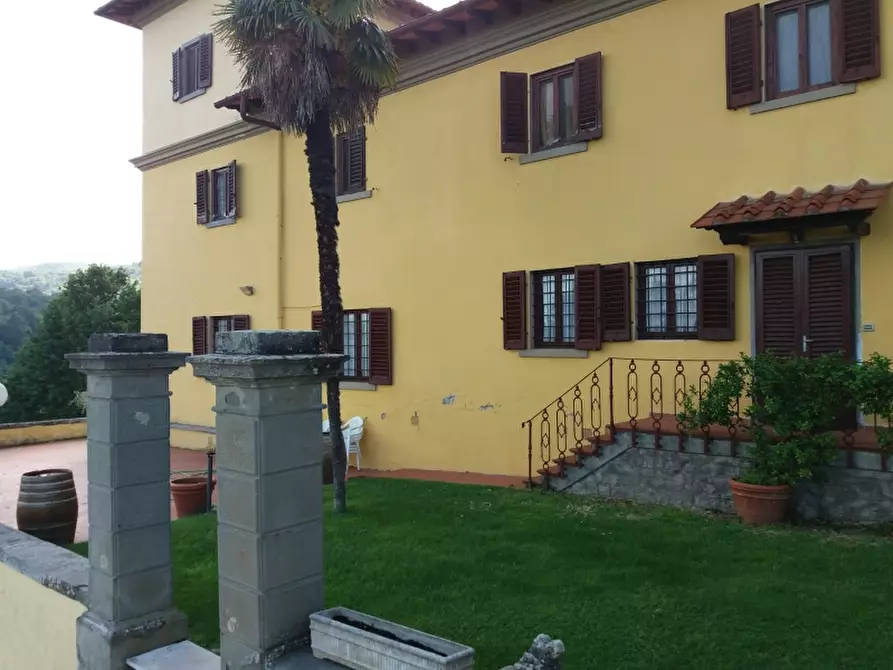 Immagine 6 di Villa in vendita  a Figline E Incisa Valdarno