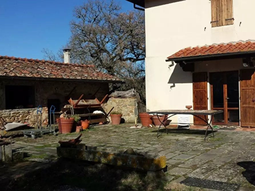 Immagine 3 di Casa colonica in vendita  in PIAZZA DANTE ALIGHIERI a Figline E Incisa Valdarno