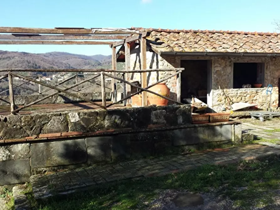 Immagine 5 di Casa colonica in vendita  in PIAZZA DANTE ALIGHIERI a Figline E Incisa Valdarno