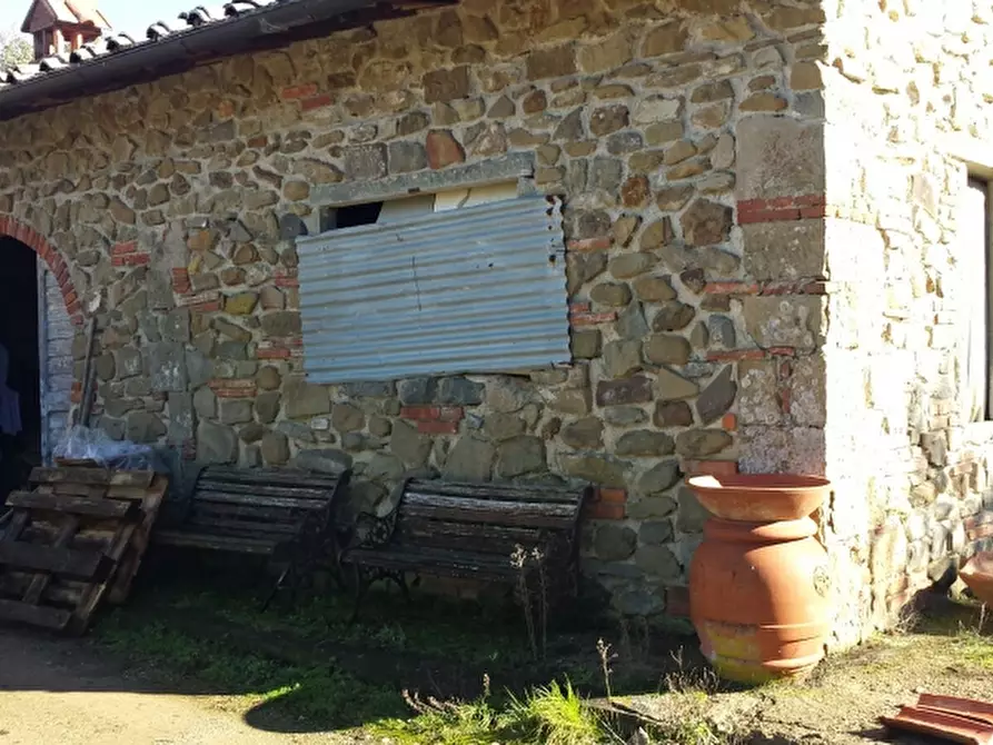 Immagine 6 di Casa colonica in vendita  in PIAZZA DANTE ALIGHIERI a Figline E Incisa Valdarno