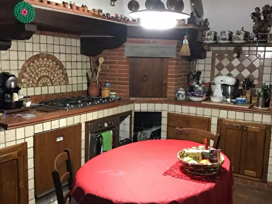 Immagine 9 di Casa colonica in vendita  in PIAZZA DANTE ALIGHIERI a Figline E Incisa Valdarno