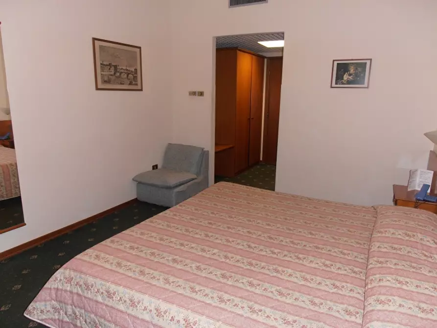 Immagine 4 di Albergo/B&B/Residence in vendita  a Firenze