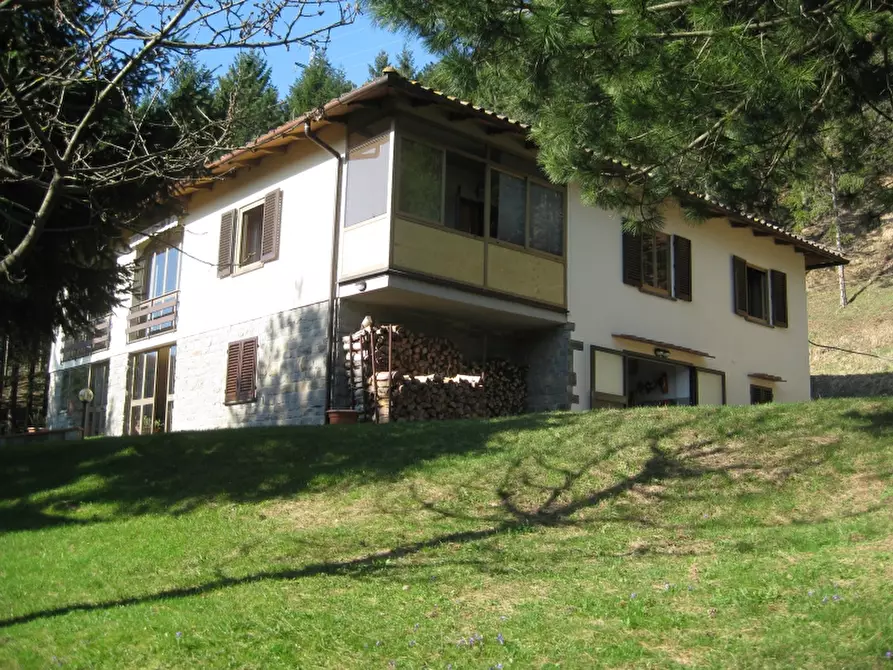 Immagine 1 di Villa in vendita  in PIAZZA DANTE ALIGHIERI a Scarperia E San Piero