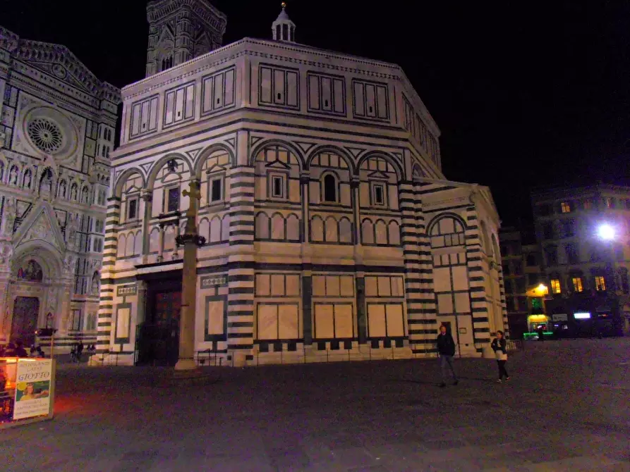 Immagine 2 di Locale commerciale in affitto  in VIA VIGNA NUOVA a Firenze