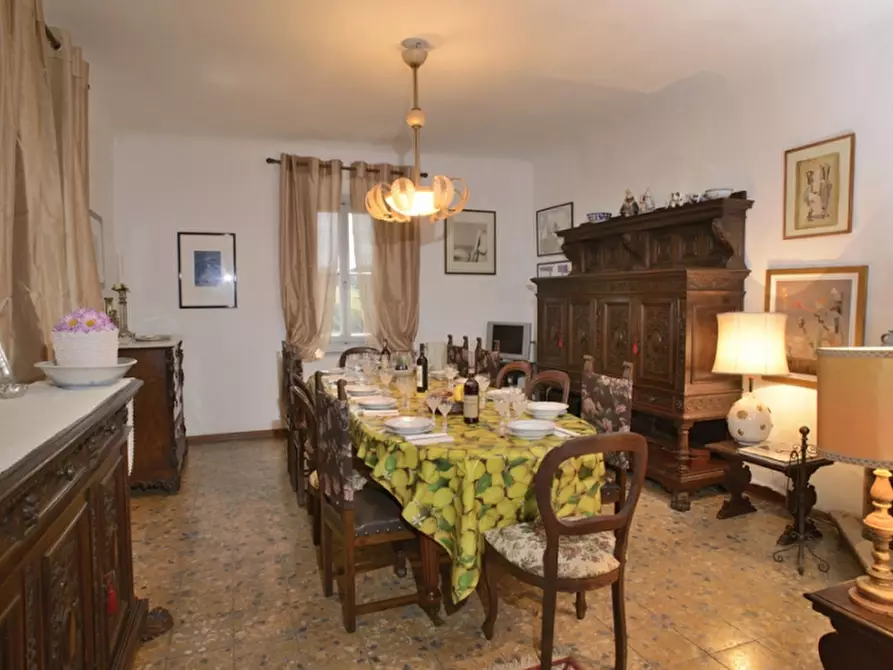 Immagine 2 di Villa in vendita  a Borgo San Lorenzo