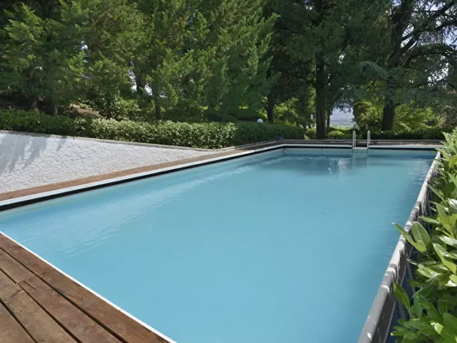 Immagine 11 di Villa in vendita  a Borgo San Lorenzo