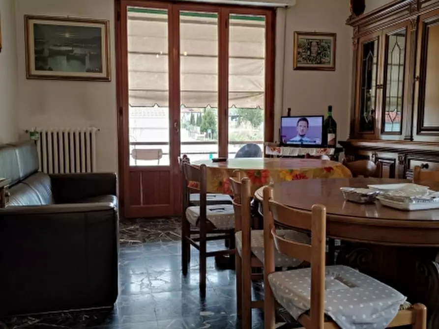 Immagine 2 di Villa in vendita  in PIAZZA DANTE ALIGHIERI a Figline E Incisa Valdarno