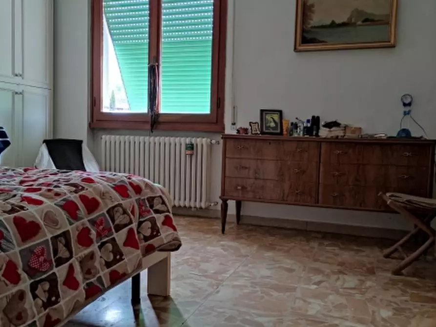 Immagine 5 di Villa in vendita  in PIAZZA DANTE ALIGHIERI a Figline E Incisa Valdarno