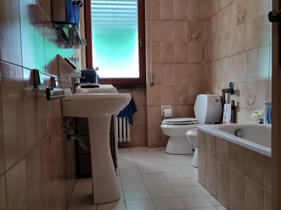 Immagine 8 di Villa in vendita  in PIAZZA DANTE ALIGHIERI a Figline E Incisa Valdarno