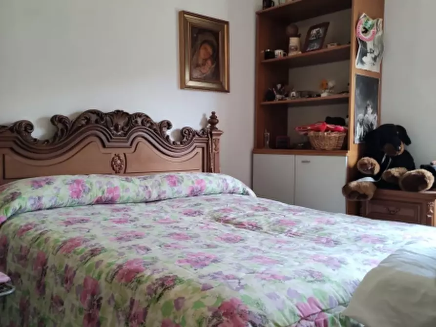 Immagine 9 di Villa in vendita  in PIAZZA DANTE ALIGHIERI a Figline E Incisa Valdarno