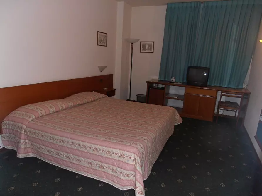 Immagine 3 di Albergo/B&B/Residence in vendita  a Firenze