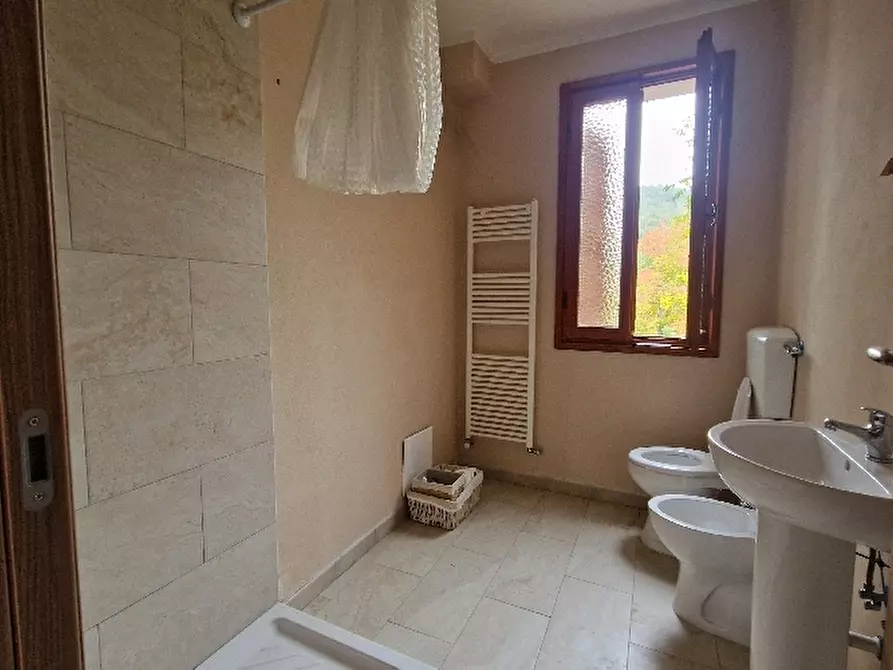 Immagine 17 di Villa in vendita  in VIA a Montese