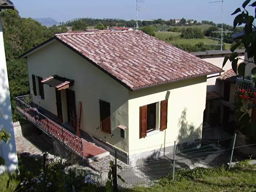 Immagine 2 di Villa in vendita  in via a Guiglia