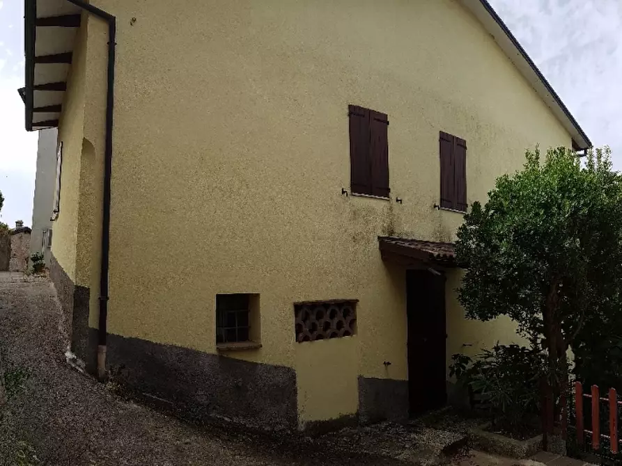 Immagine 3 di Villa in vendita  in via a Guiglia