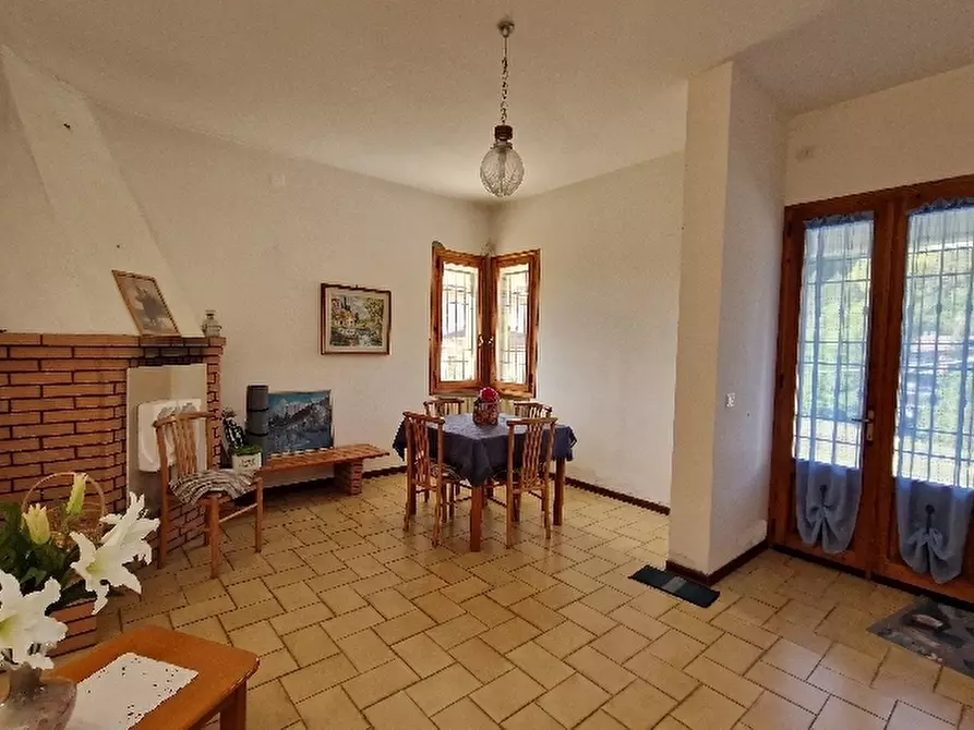 Immagine 6 di Villa in vendita  in Via Bologna a Castel D'aiano