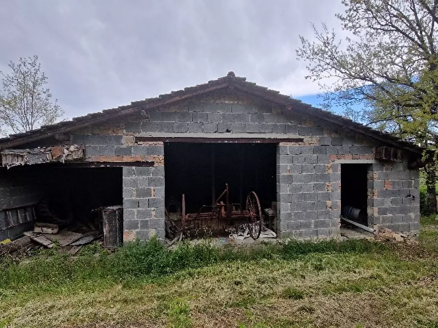 Immagine 7 di Rustico / casale in vendita  in Via a Montese