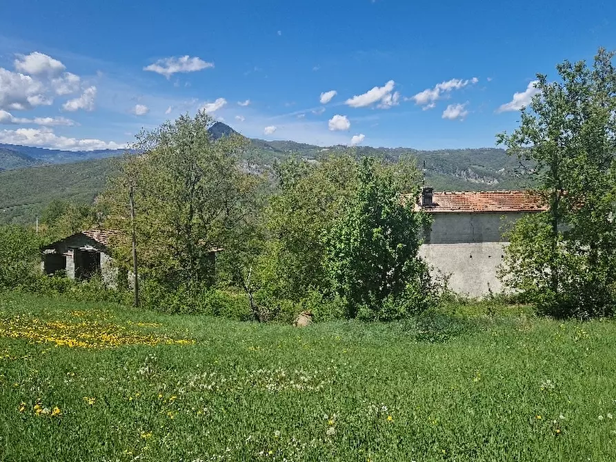 Immagine 2 di Rustico / casale in vendita  in Via a Montese