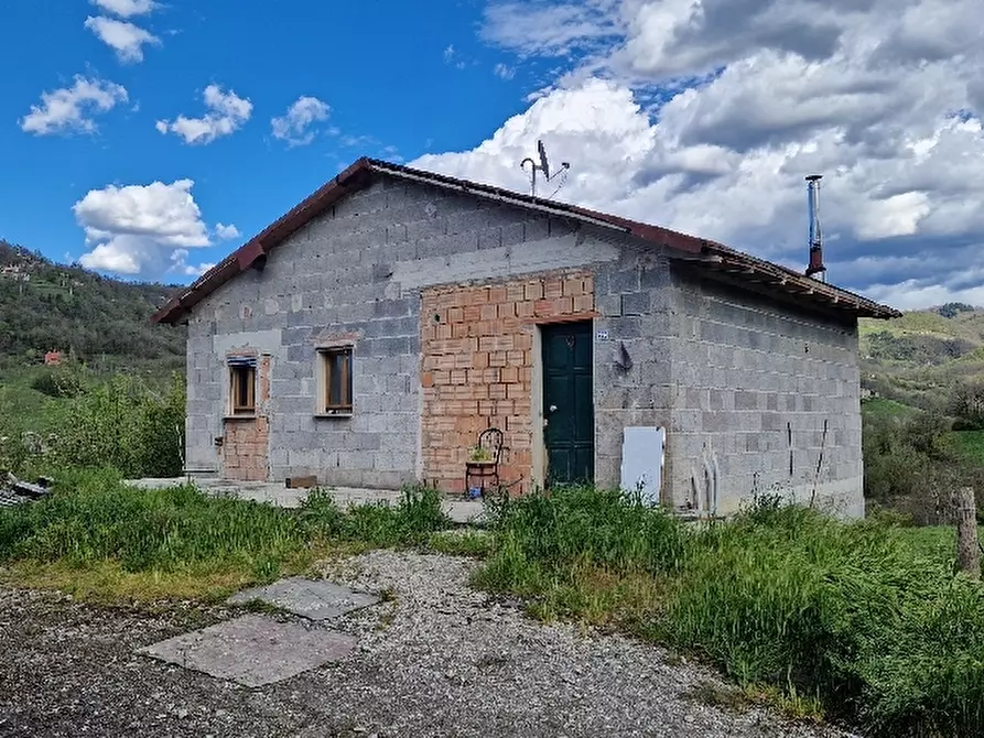 Immagine 7 di Rustico / casale in vendita  in Via a Montese