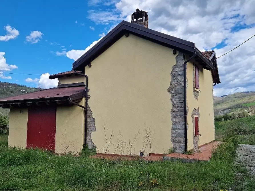 Immagine 4 di Rustico / casale in vendita  in Via a Montese