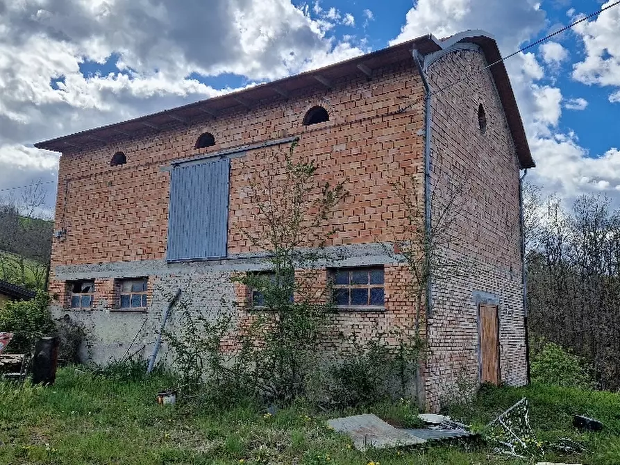 Immagine 5 di Rustico / casale in vendita  in Via a Montese