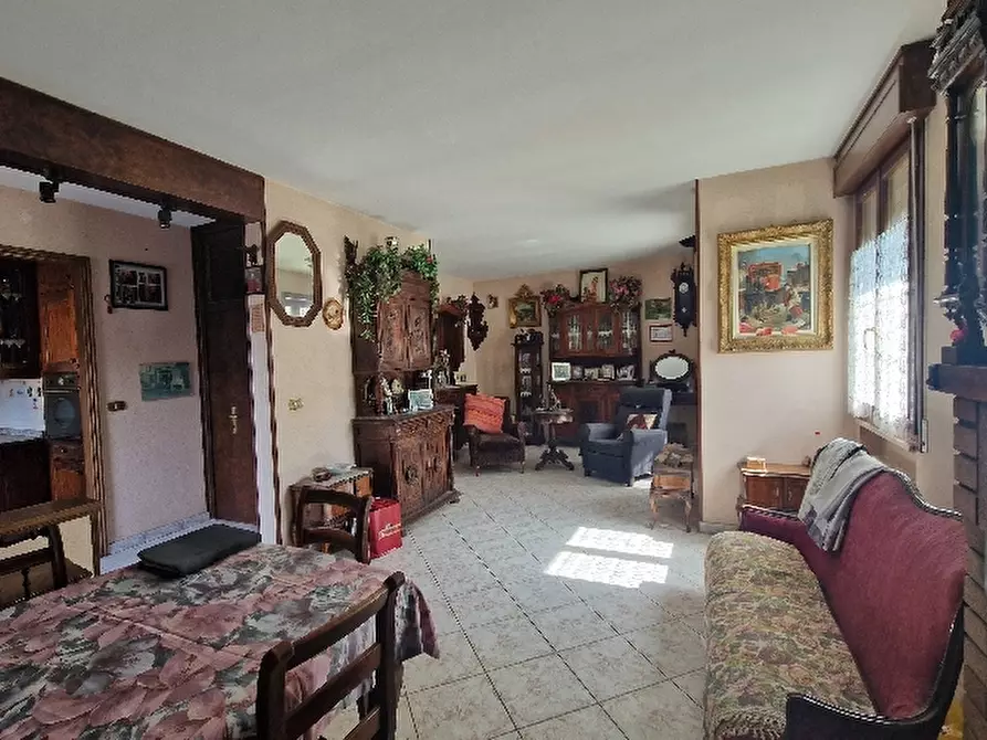 Immagine 4 di Villa in vendita  in Via a Zocca