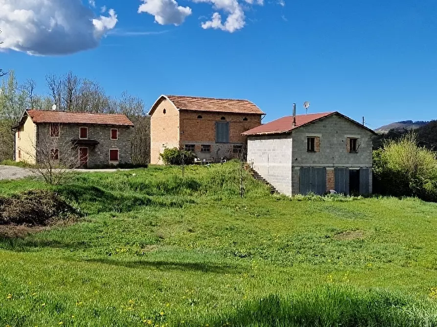Immagine 2 di Rustico / casale in vendita  in Via a Montese