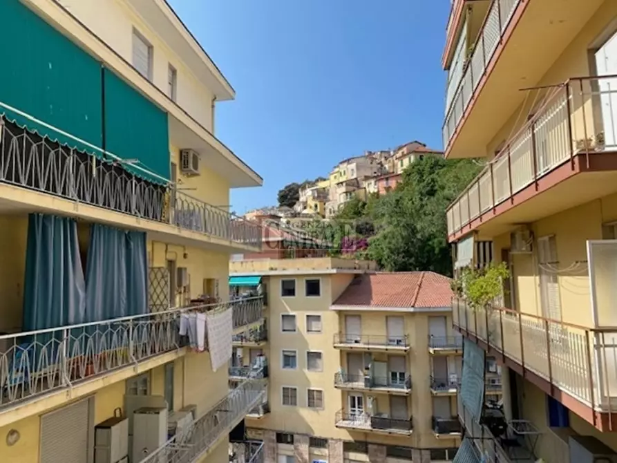Immagine 1 di Appartamento in vendita  in Via Zeffiro Massa 119 a San Remo