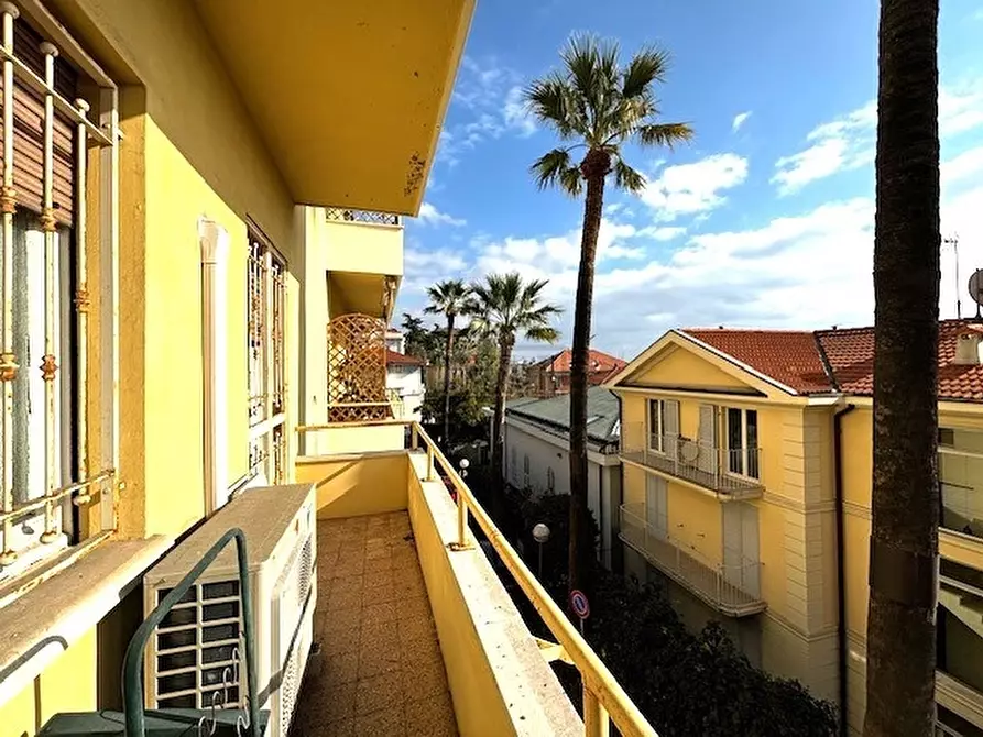 Immagine 1 di Appartamento in vendita  in VIA NUVOLONI 67 a San Remo