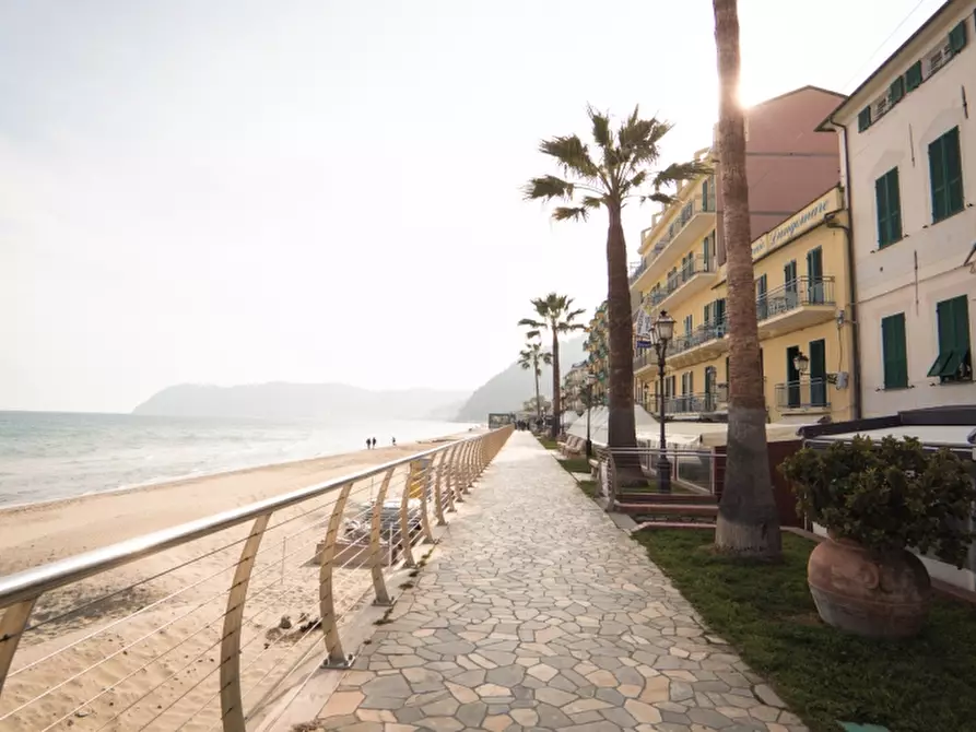 Immagine 12 di Appartamento in affitto  a Alassio