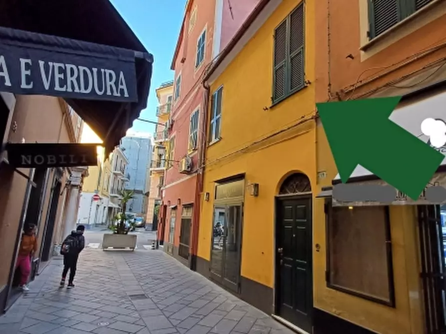 Immagine 2 di Porzione di casa in vendita  a Alassio