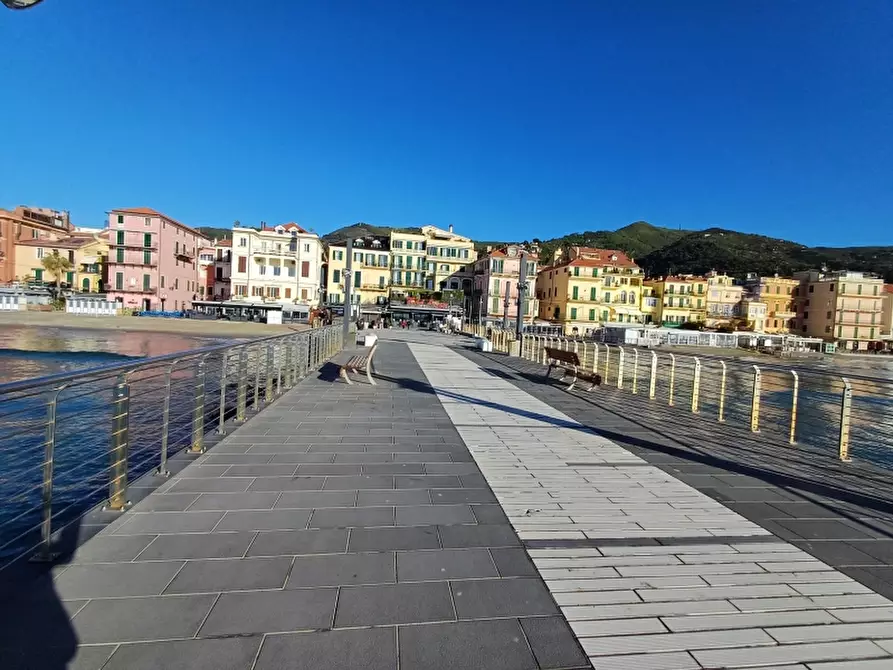 Immagine 31 di Porzione di casa in vendita  a Alassio