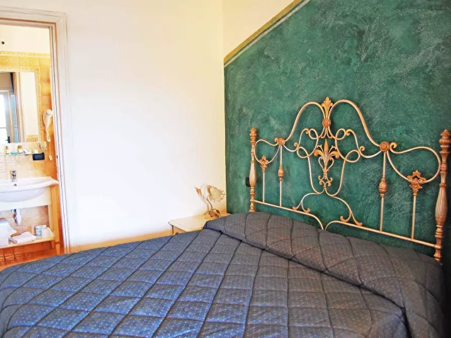 Immagine 5 di Villa in vendita  a Tovo San Giacomo