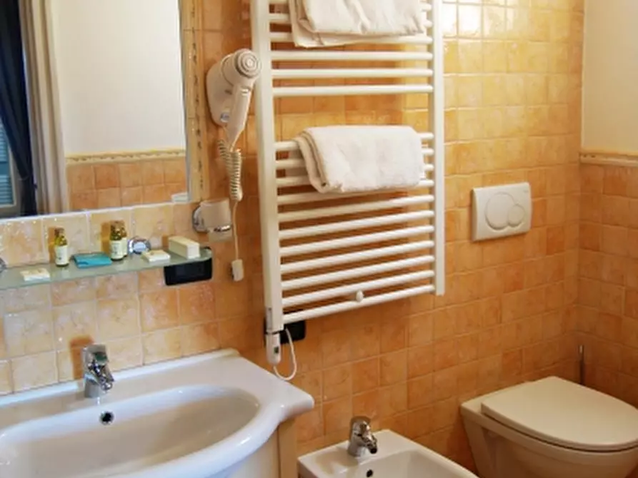 Immagine 7 di Villa in vendita  a Tovo San Giacomo