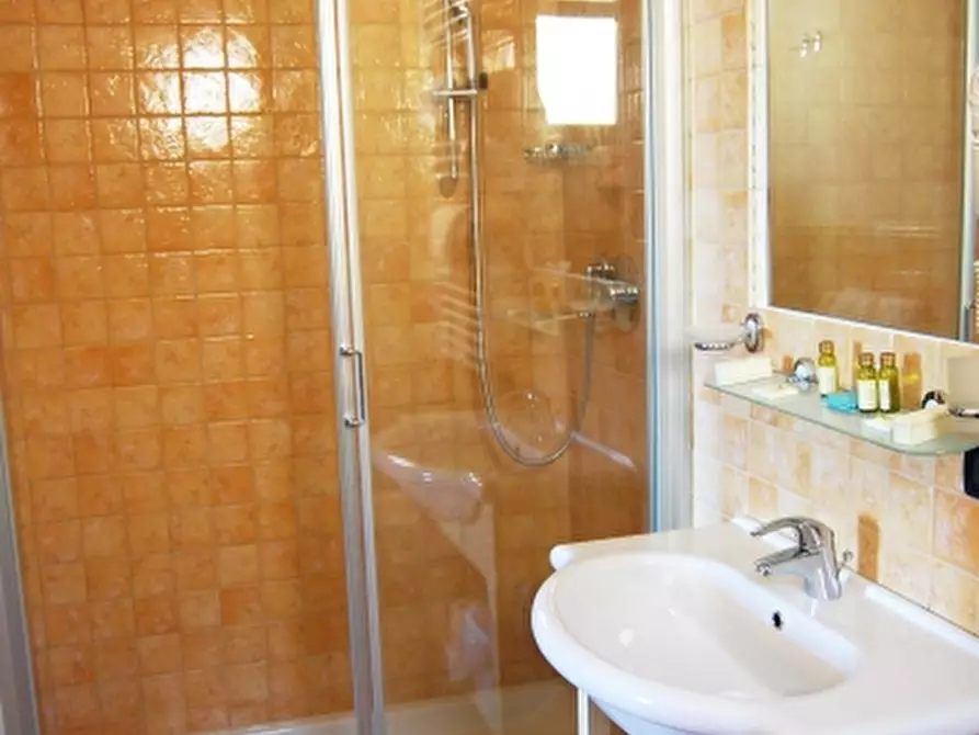 Immagine 8 di Villa in vendita  a Tovo San Giacomo