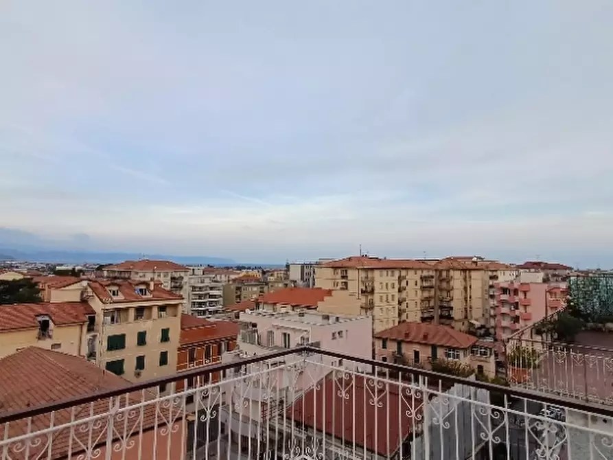 Immagine 10 di Attico in vendita  a Albenga
