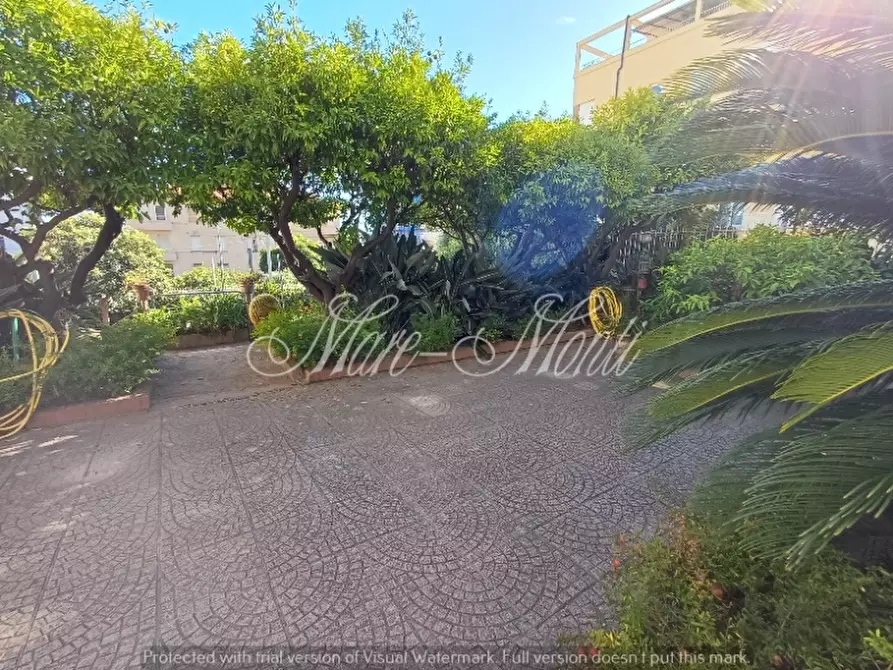 Immagine 8 di Villa in vendita  in viale sant'erasmo 1 a Alassio