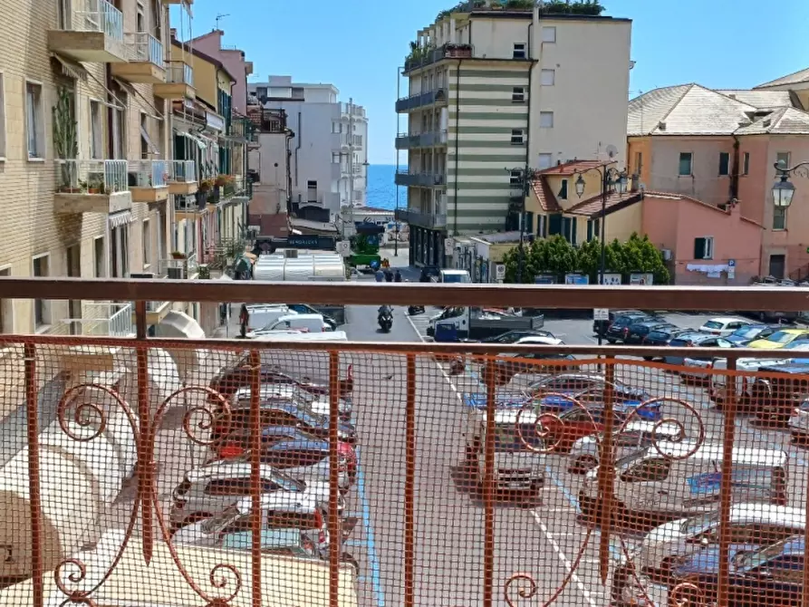 Immagine 17 di Appartamento in affitto  a Alassio