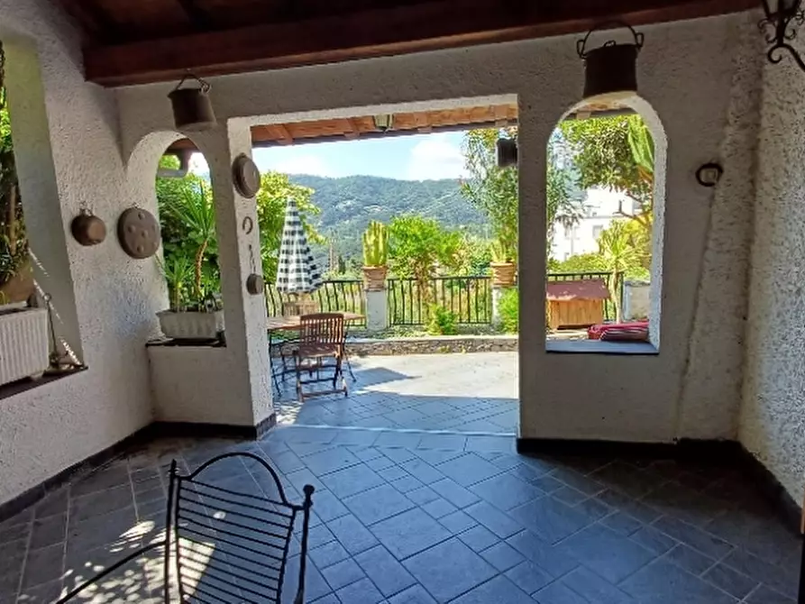 Immagine 2 di Villa in vendita  in via solibena a Alassio