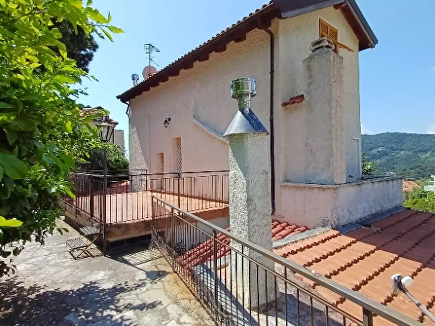 Immagine 37 di Villa in vendita  in via solibena a Alassio