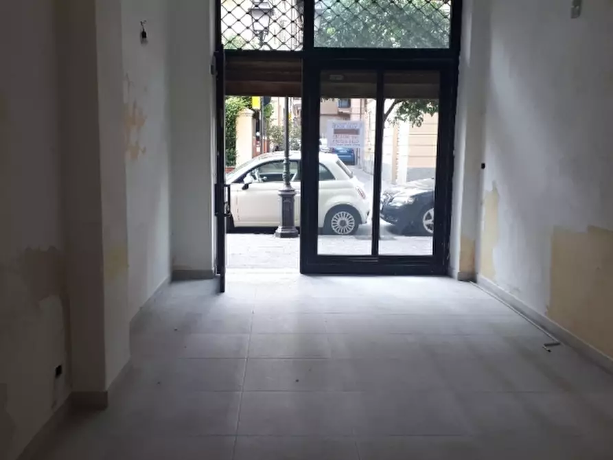 Immagine 2 di Negozio in vendita  a Alassio