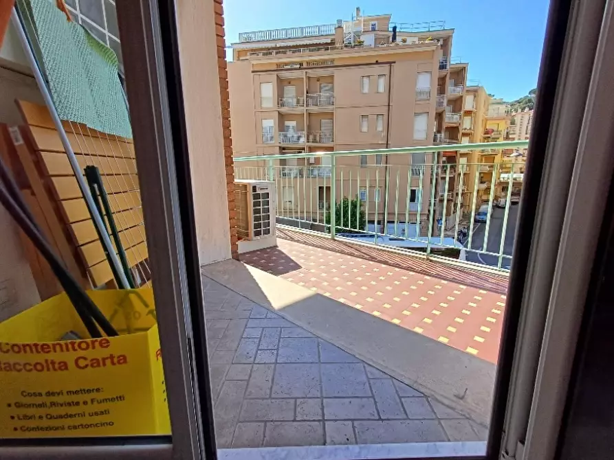 Immagine 13 di Appartamento in affitto  a Alassio