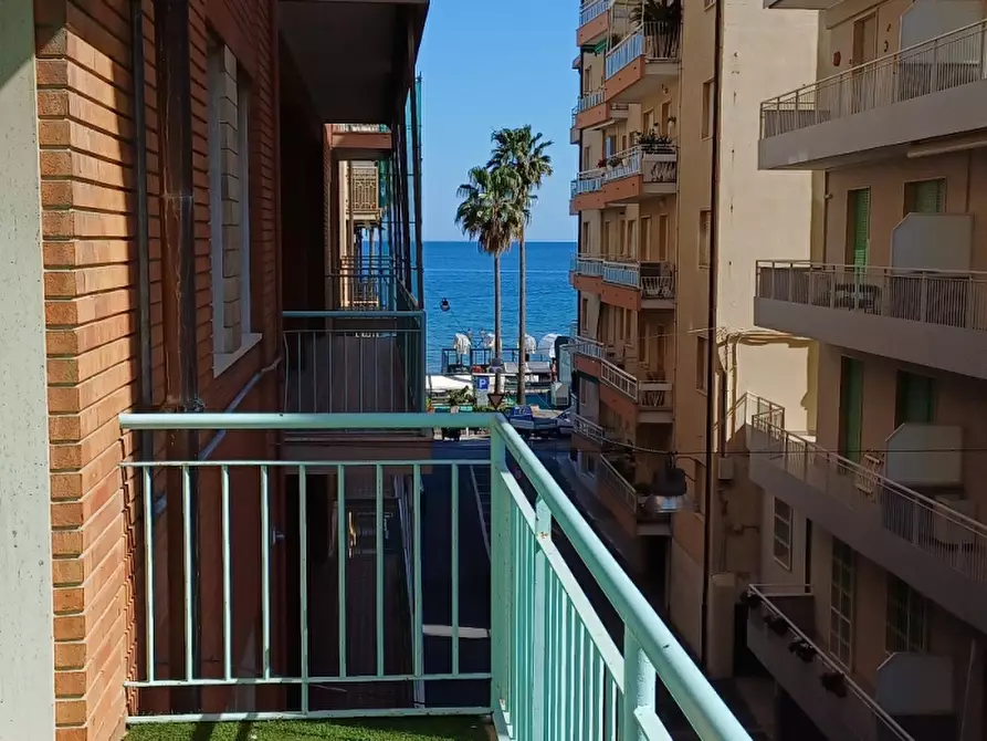 Immagine 14 di Appartamento in affitto  a Alassio