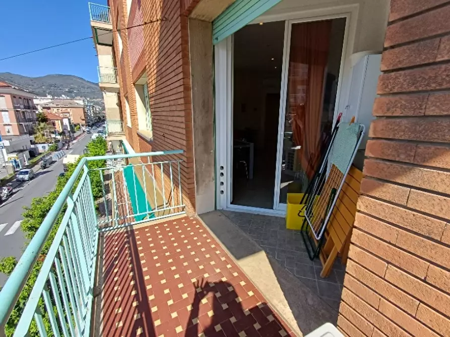 Immagine 19 di Appartamento in affitto  a Alassio