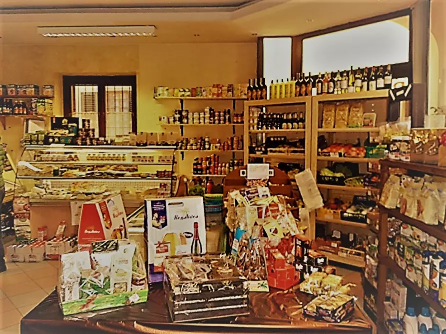 Immagine 6 di Negozio in vendita  in via vittorio emanuele a Garessio