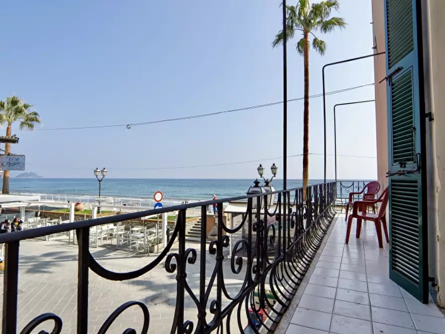 Immagine 5 di Appartamento in affitto  a Alassio