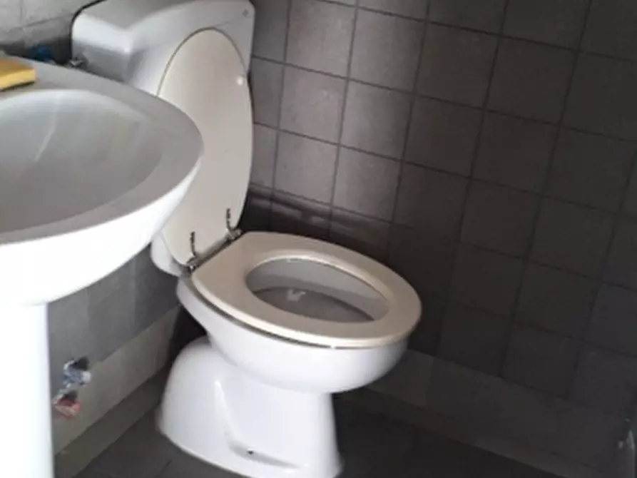 Immagine 2 di Garage in vendita  in via neghelli a Alassio