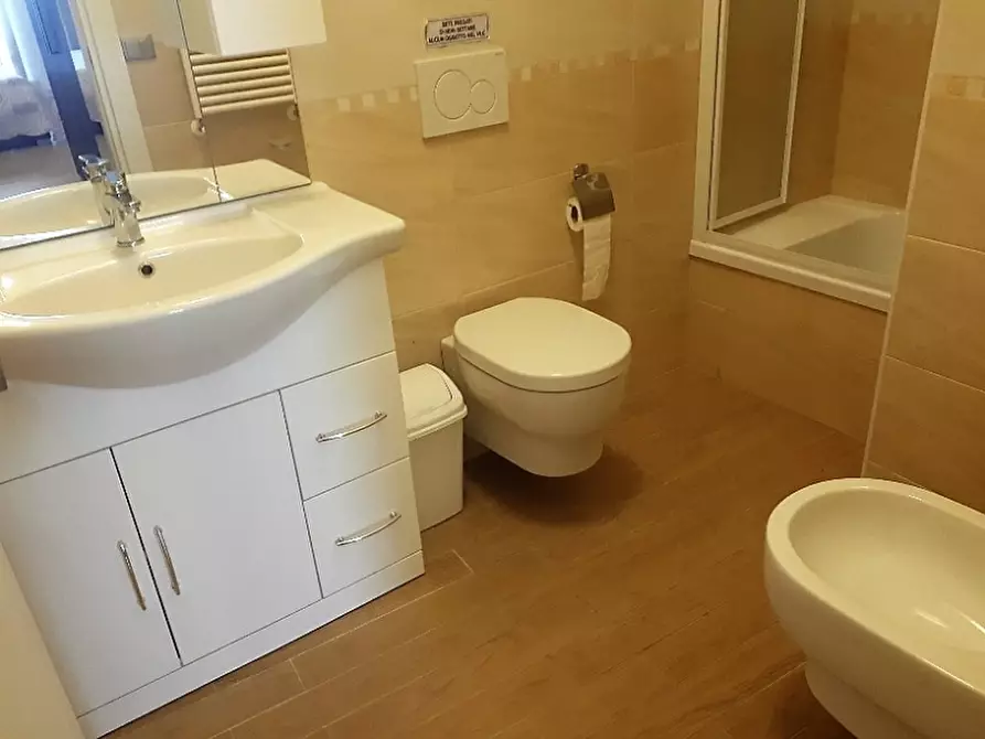 Immagine 2 di Appartamento in vendita  a Alassio