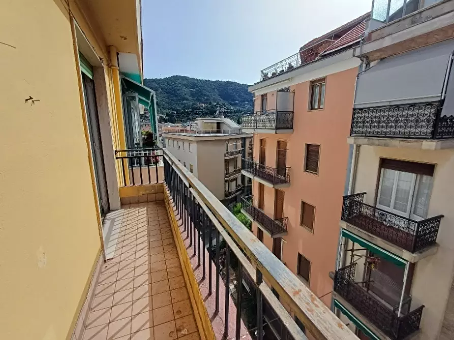 Immagine 1 di Appartamento in vendita  in via privata francesco bogliolo 13 a Alassio